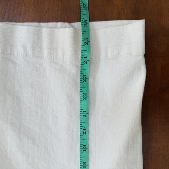 Ann Taylor Women's Cropped White Jeans, size 10 - Picture 9 of 12